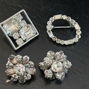 4 VIntage mini pins/brooches - wear together or individually